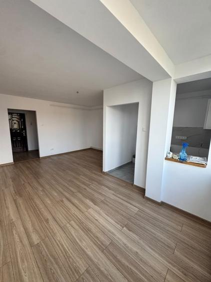 Garsonieră decomandată în Decebal
