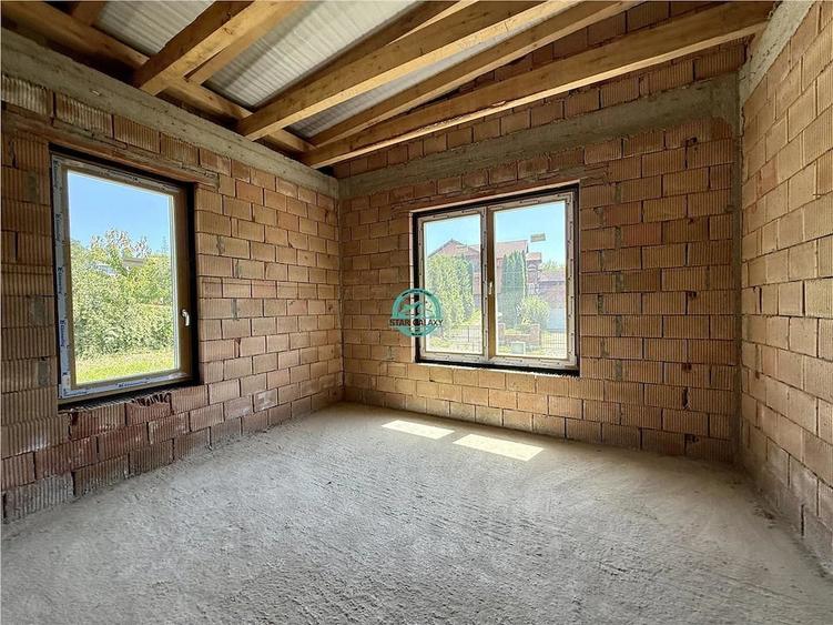 Casă cu 3 camere cu Teren 400 Mp în Corunca