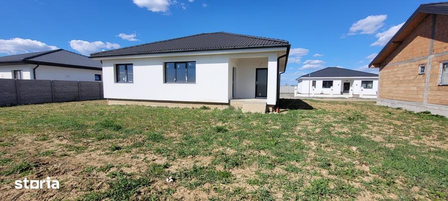 Casă cu 4 camere cu Teren 550 Mp în Lazuri