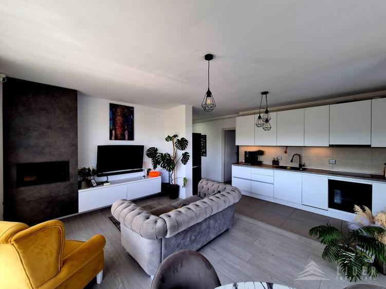 Apartament cu 3 camere semidecomandat, mobilat în Gheorgheni