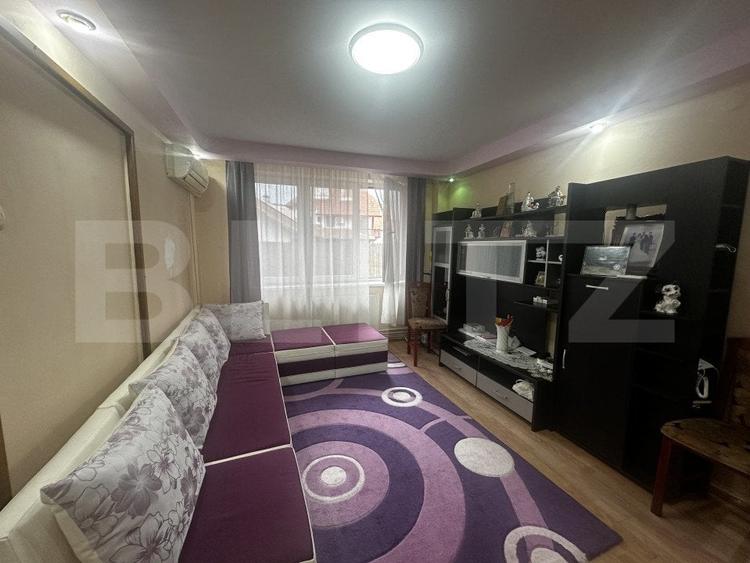 Apartament 3 camere, 70 mp , zona 8 Mai - 1