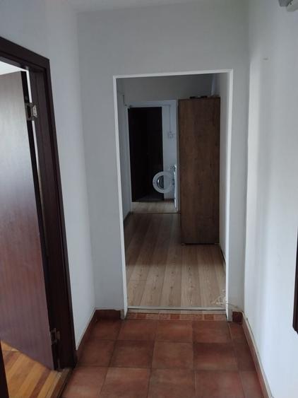 Apartament cu 3 camere decomandat în Lidia