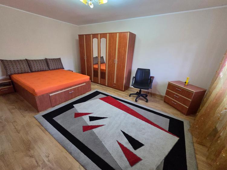 Casă individuală cu 4 camere cu Teren 150 Mp în Central