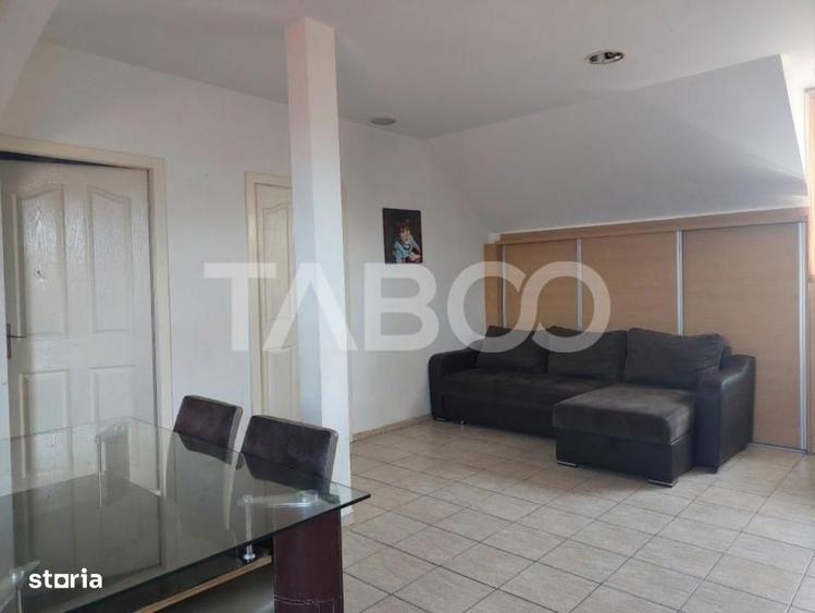 Apartament cu 3 camere decomandat, mobilat în Central