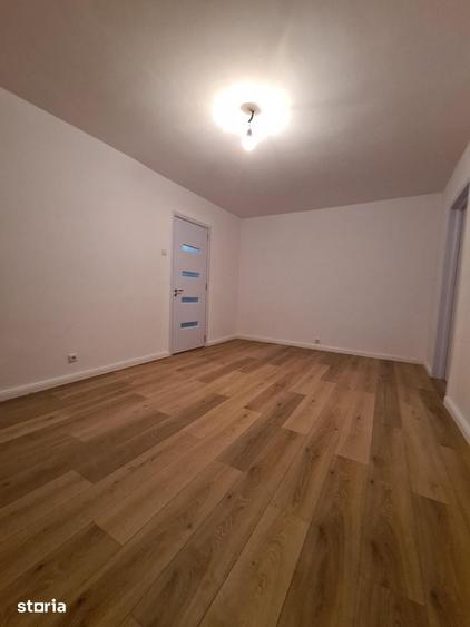 Garsonieră decomandată în Craiovița Nouă