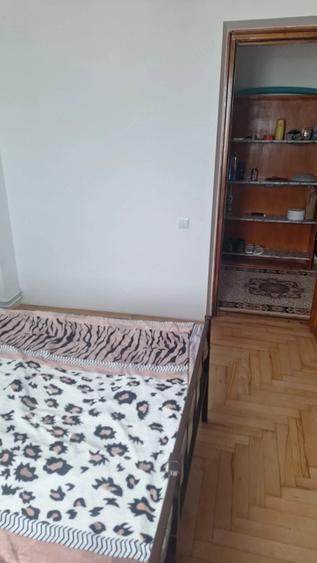 Apartament cu 3 camere decomandat în Obcini