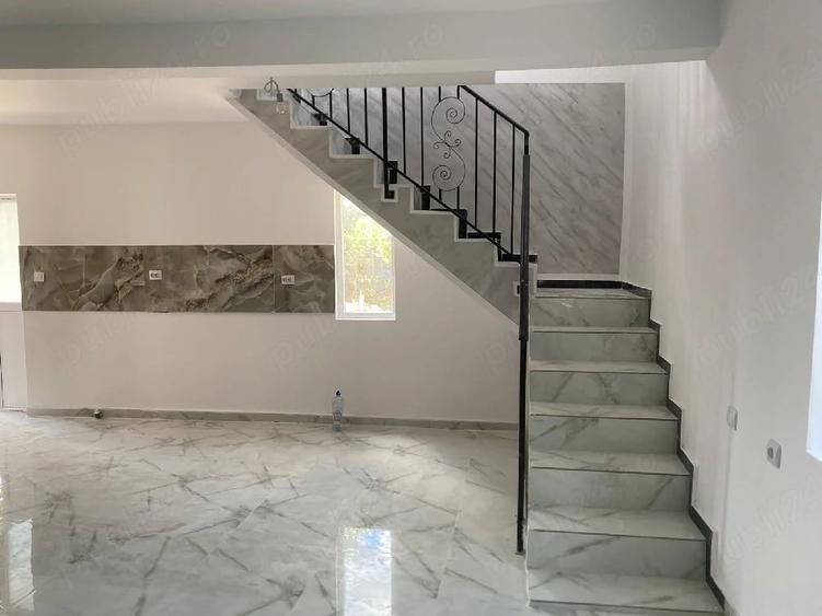 Casă cu Teren 200 Mp în Central