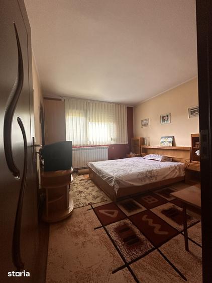 Apartament cu 4 camere decomandat în Central