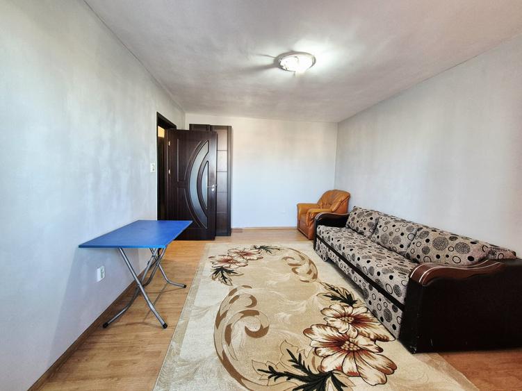 Apartament cu 2 camere decomandat, mobilat în Casa de Cultură