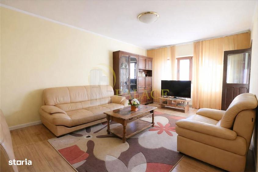 Apartament cu 3 camere decomandat, mobilat în Nicolina