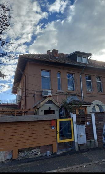 Casă individuală cu 2 camere cu Canalizare în Domenii