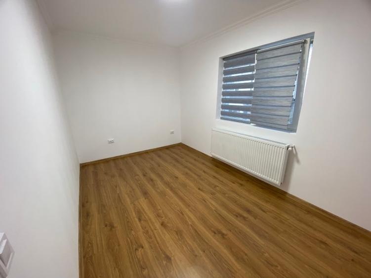 Casă individuală cu 4 camere cu Canalizare în Bârnova