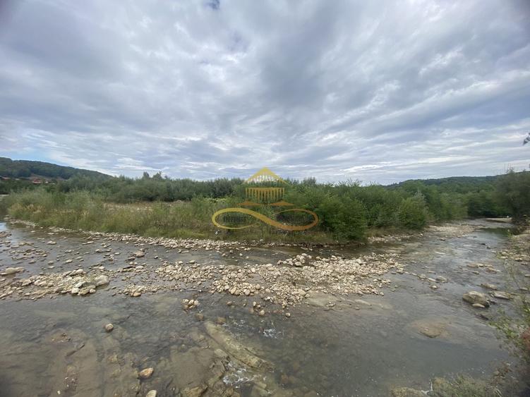 Teren Construcții intravilan de 1285 mp, în Pârvulești