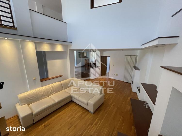 Casă cu 5 camere cu Teren 400 Mp în Lipovei