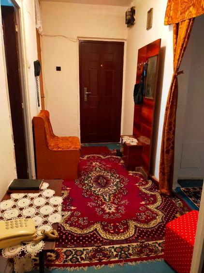 Apartament cu 3 camere decomandat în Exterior Vest