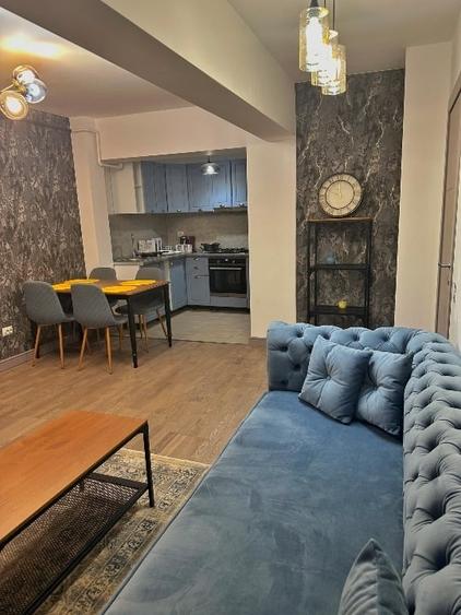 Apartament cu 2 camere semidecomandat, mobilat în Tătărași