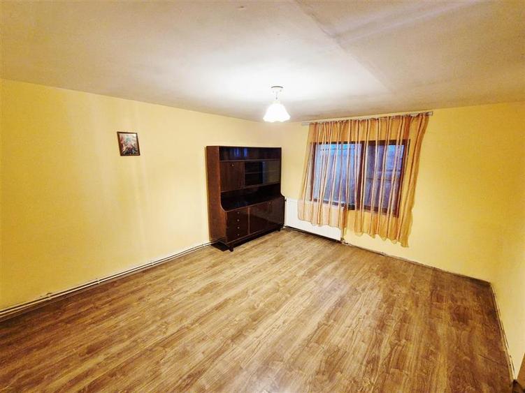 Casă cu 3 camere cu Teren 300 Mp în Dancu