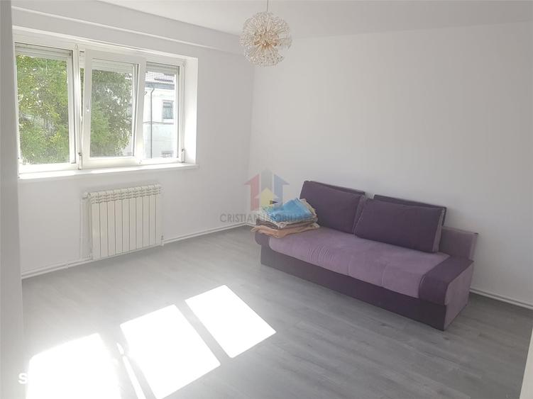 Apartament cu 3 camere decomandat în Calea Galați