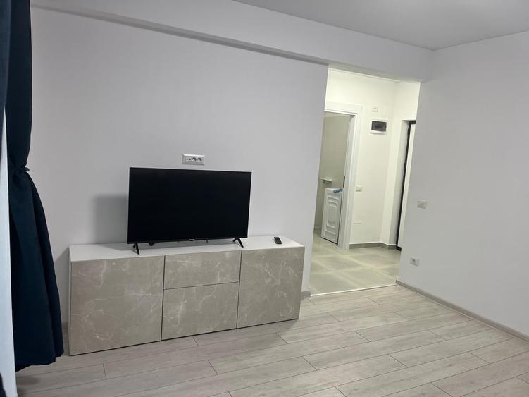 Apartament cu 2 camere decomandat, mobilat în Central