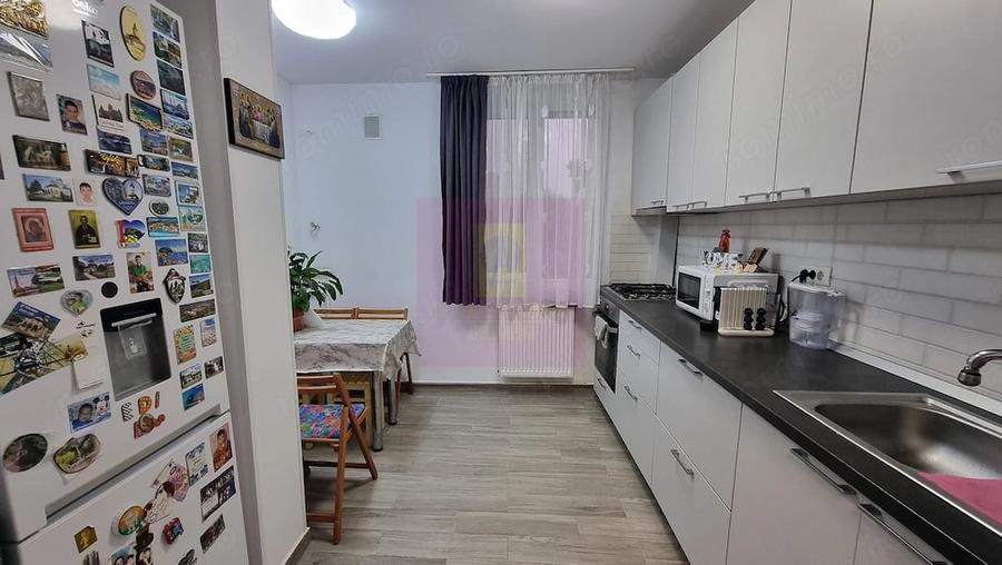 Apartament cu 3 camere decomandat în Central