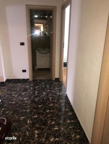 Apartament cu 3 camere decomandat în 1 Mai