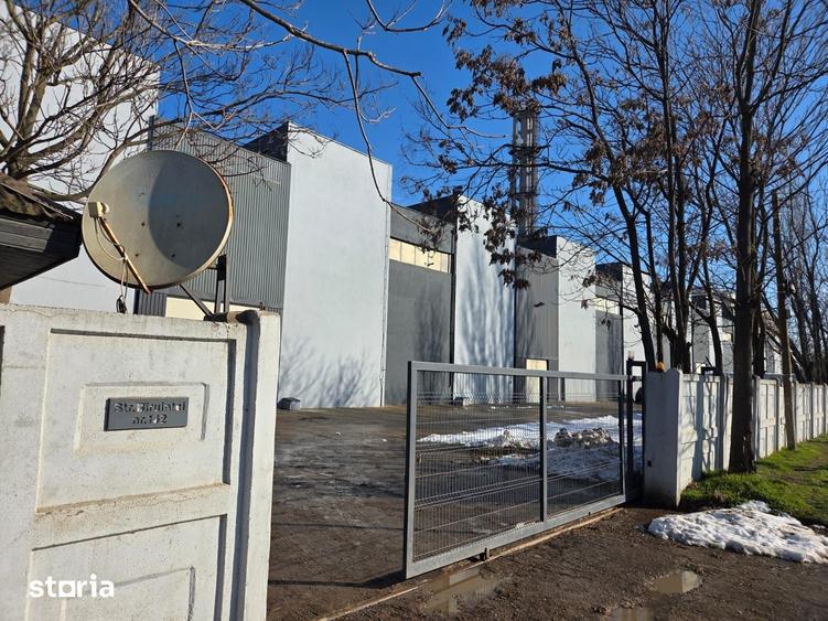 Spațiu comercial, de 1,700 mp, în Central