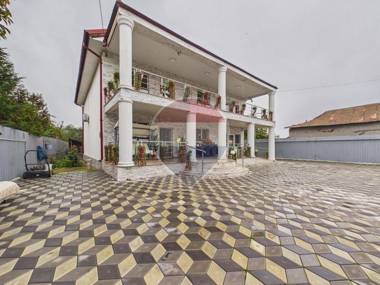 Casă individuală cu 7 camere cu Teren 724 Mp în Fundeni