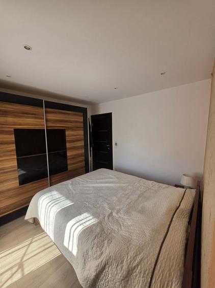 Apartament cu 4 camere decomandat în Lazaret