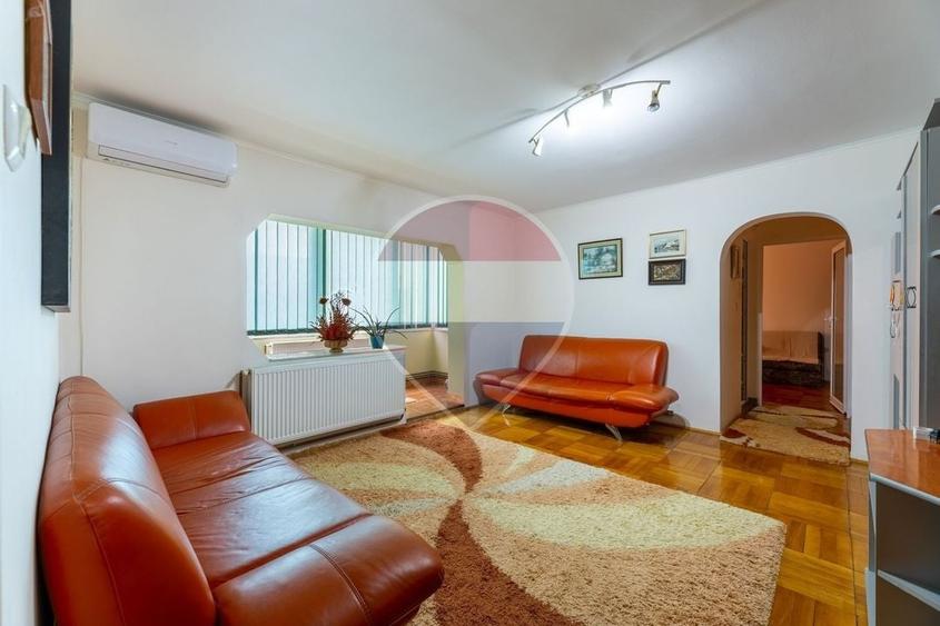 Apartament cu 2 camere semidecomandat, mobilat în Confecții