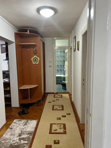 Apartament cu 3 camere decomandat în Aradului