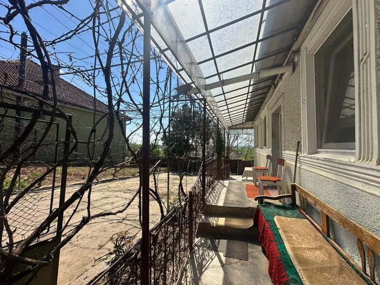 Casă individuală cu 4 camere cu Canalizare în Bucerdea Grânoasă