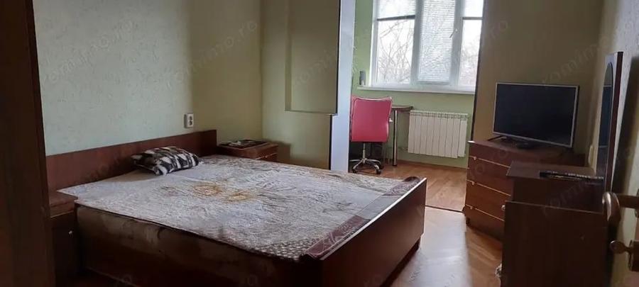 Apartament cu 3 camere decomandat în Rahova