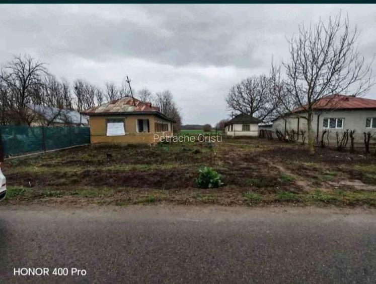 De Vanzare Teren GENEROS