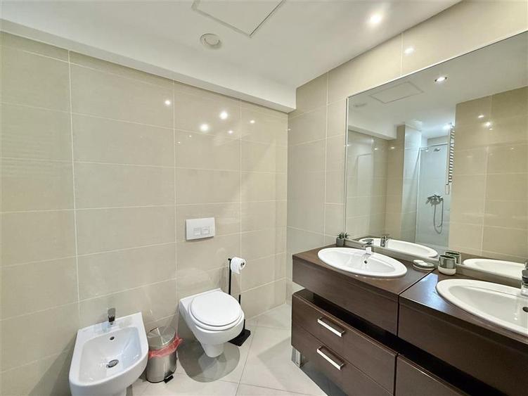 Apartament cu 3 camere decomandat, mobilat în Poiana Brașov