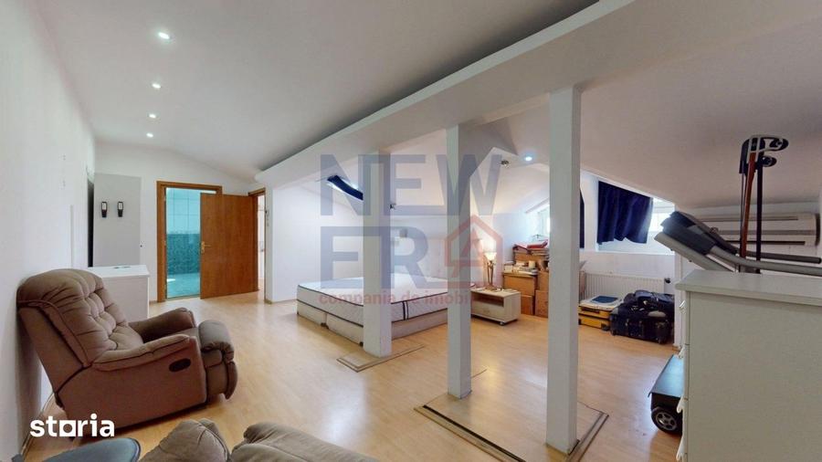 Casă cu 9 camere cu Teren 221 Mp în Eminescu