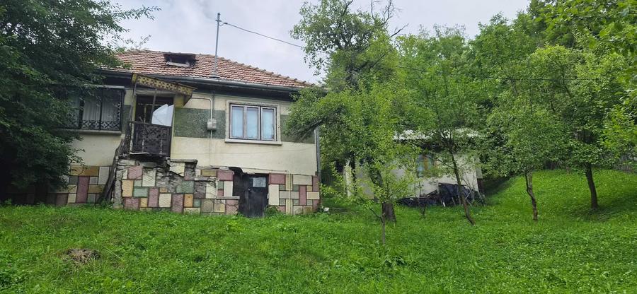 Casă cu 4 camere în Central