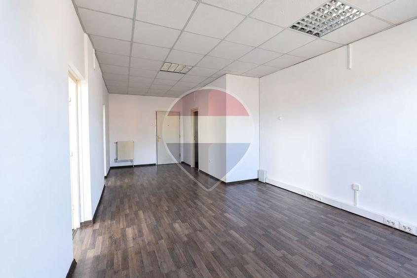 Birou, de 40 mp, în Central