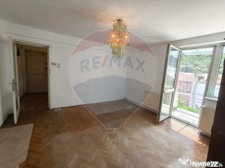 Apartament cu 2 camere semidecomandat în Centrul Civic