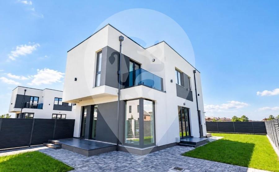 Duplex cu 4 camere cu Canalizare în Sânpetru