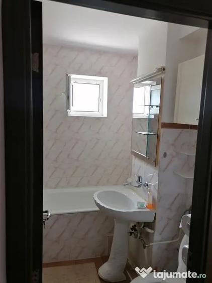 Apartament cu 2 camere decomandat în Vest