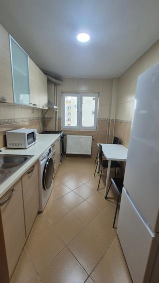Apartament cu 2 camere decomandat în Lacul Tei