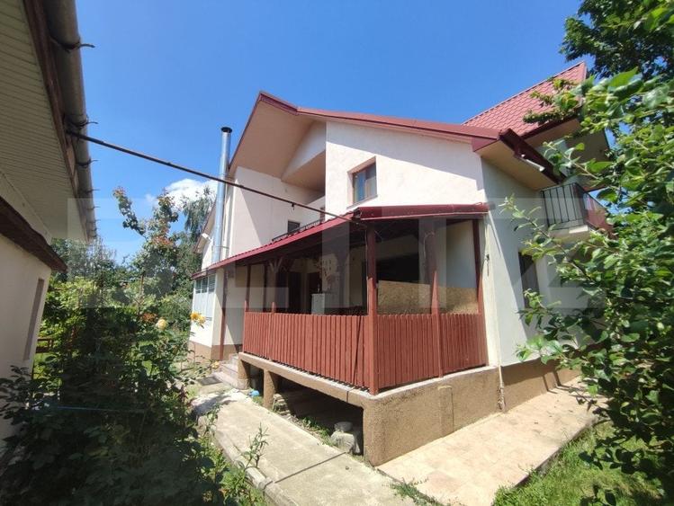 Casă individuală cu 8 camere cu Canalizare în Cătămărești-Deal