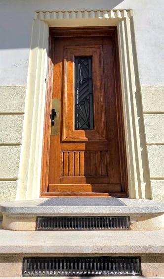 Casă individuală cu 14 camere cu Canalizare în Arcul de Triumf