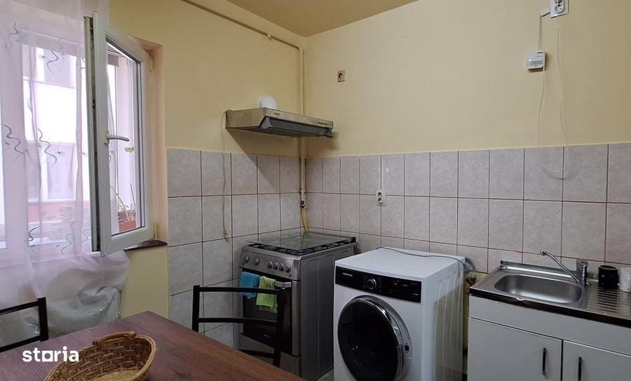 Apartament cu 2 camere decomandat în Luna