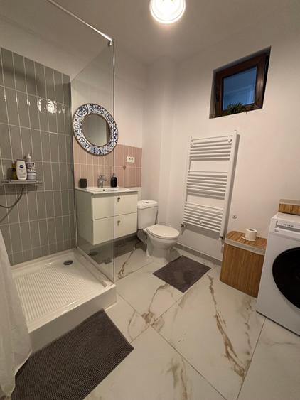 Apartament cu 4 camere în Gara de Nord
