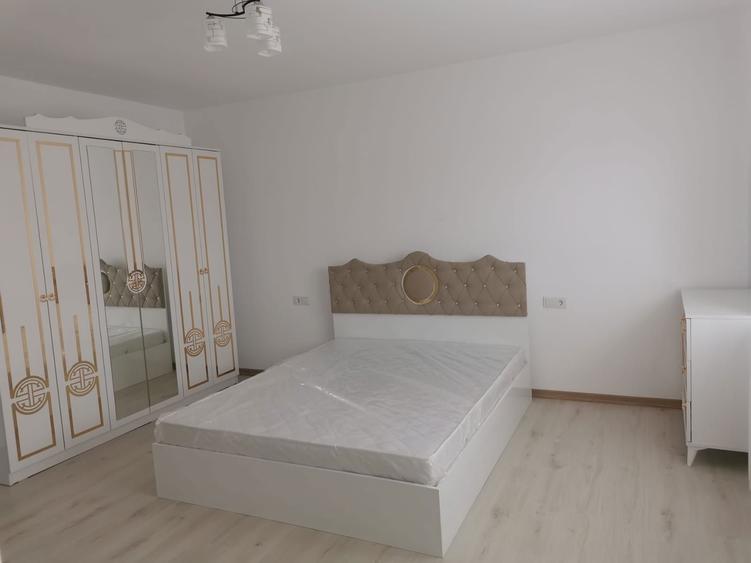 Casă cu 3 camere cu Teren 250 Mp în Exterior Vest
