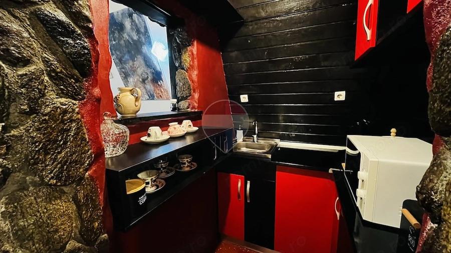 Casă cu 4 camere cu Teren 959 Mp în Lăzăreni