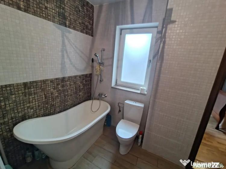 Apartament cu 3 camere semidecomandat în Ultracentral