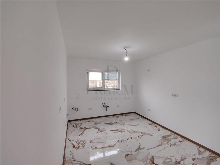 Duplex cu 3 camere cu Canalizare în Urseni