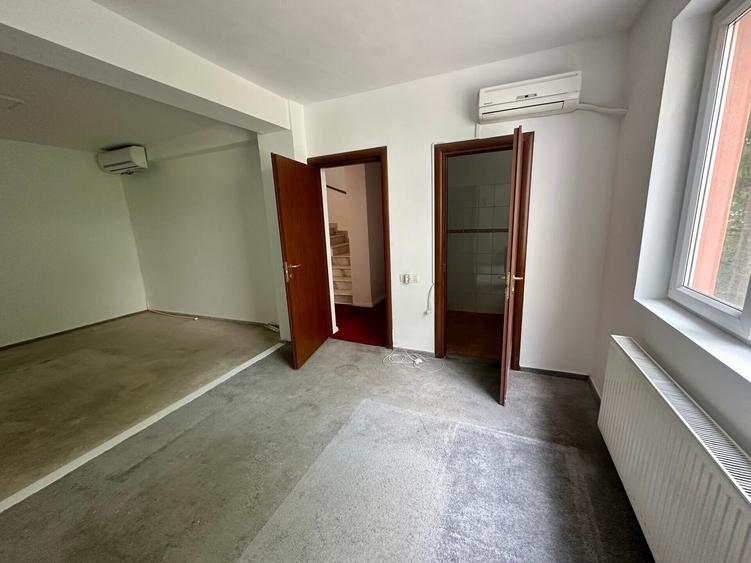 Birou, de 370 mp, în Calea Călărașilor